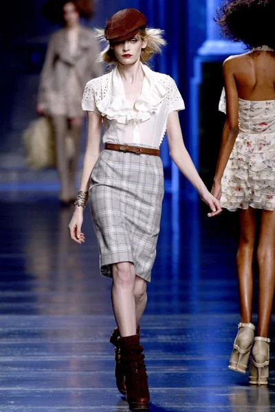 Look 13